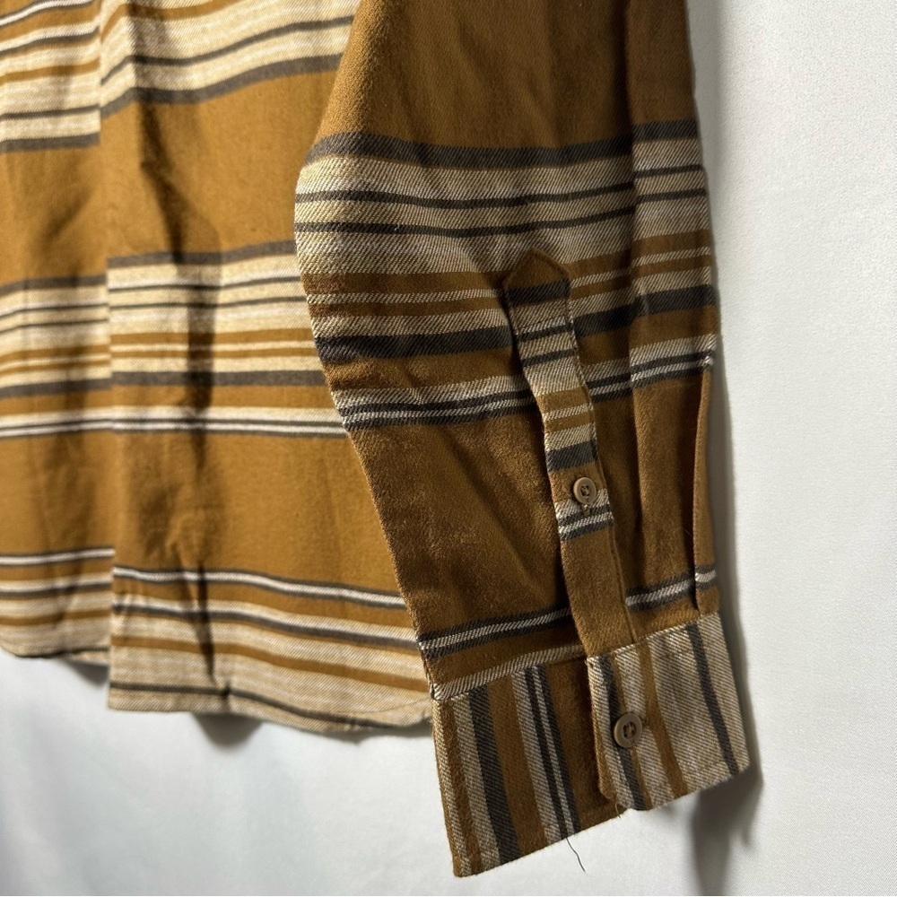 NWT Hurley Men’s Button Down Size Medium Bronzed - Picture 6 of 9